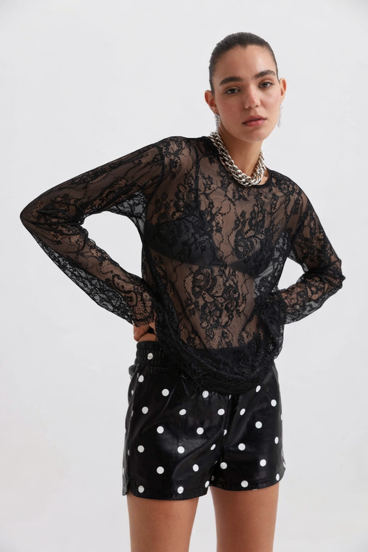 חולצת תחרה אייבי - שחור