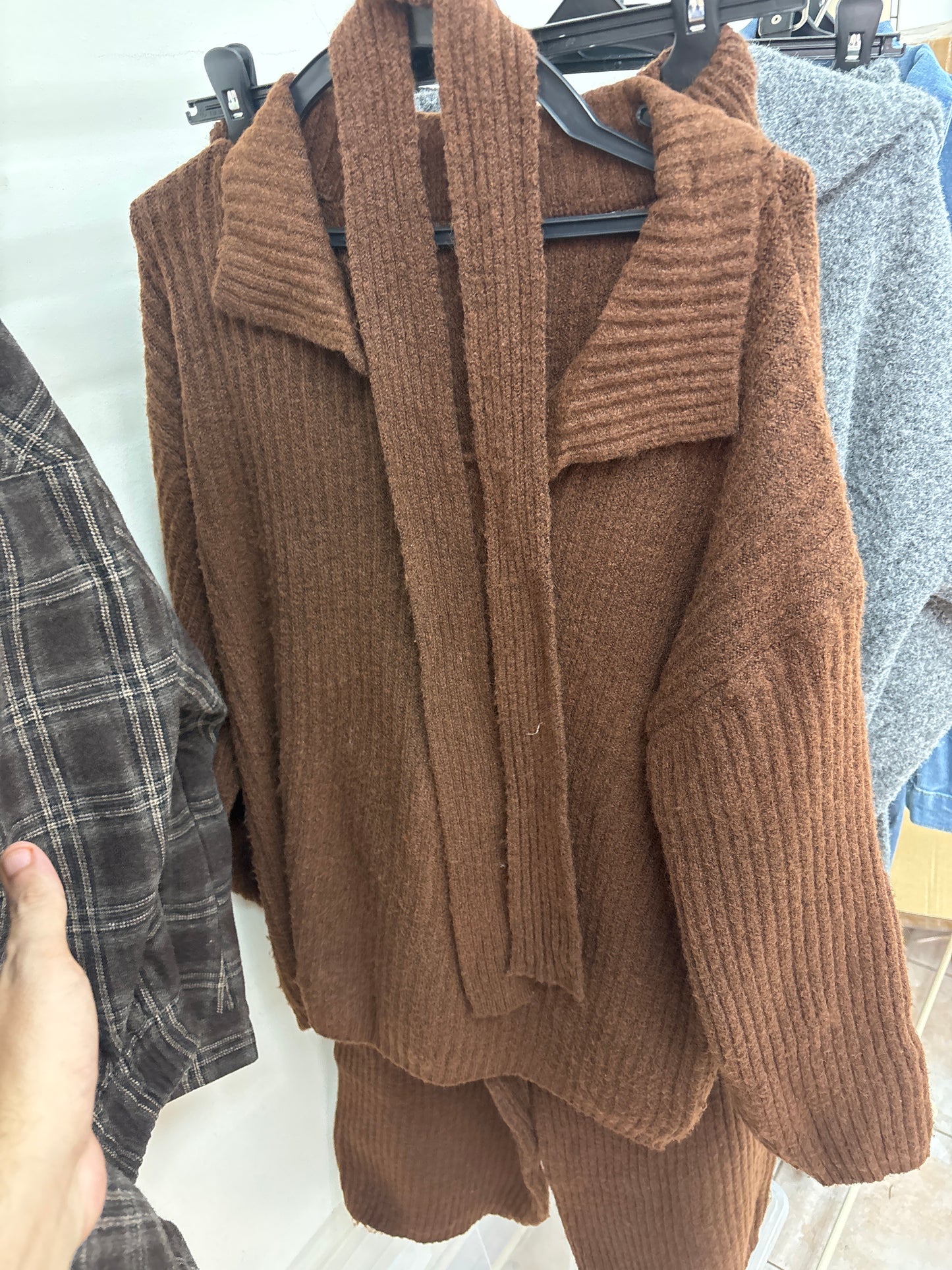 חליפת צמר חומהsample-לא צולם?