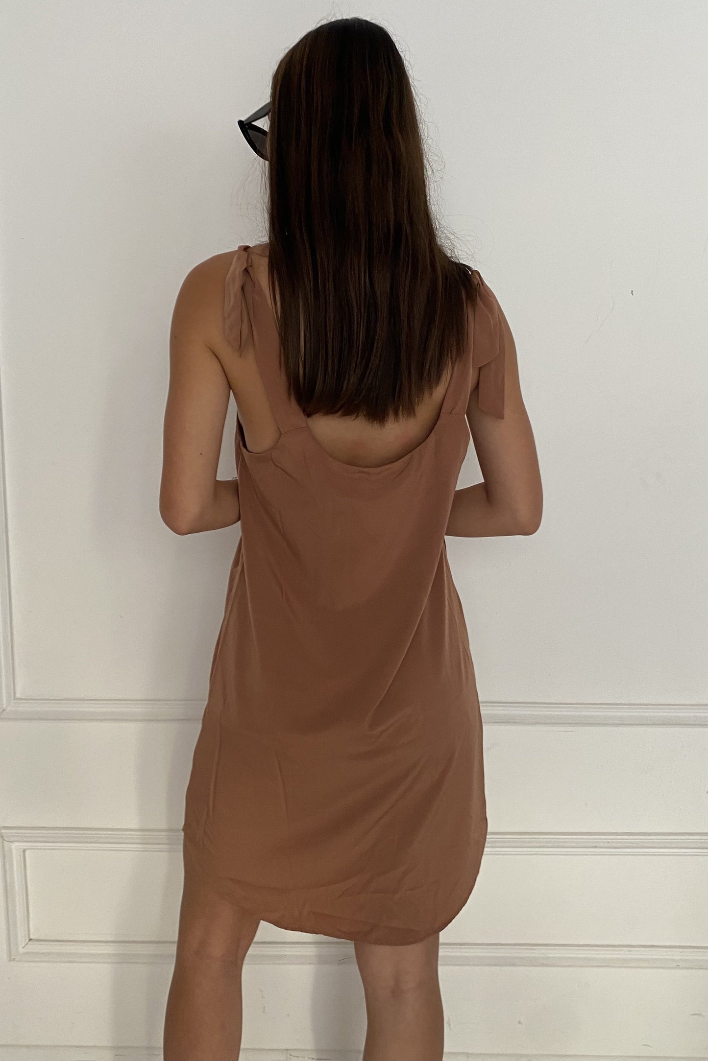 שמלת אוליביה רקמה - שחור