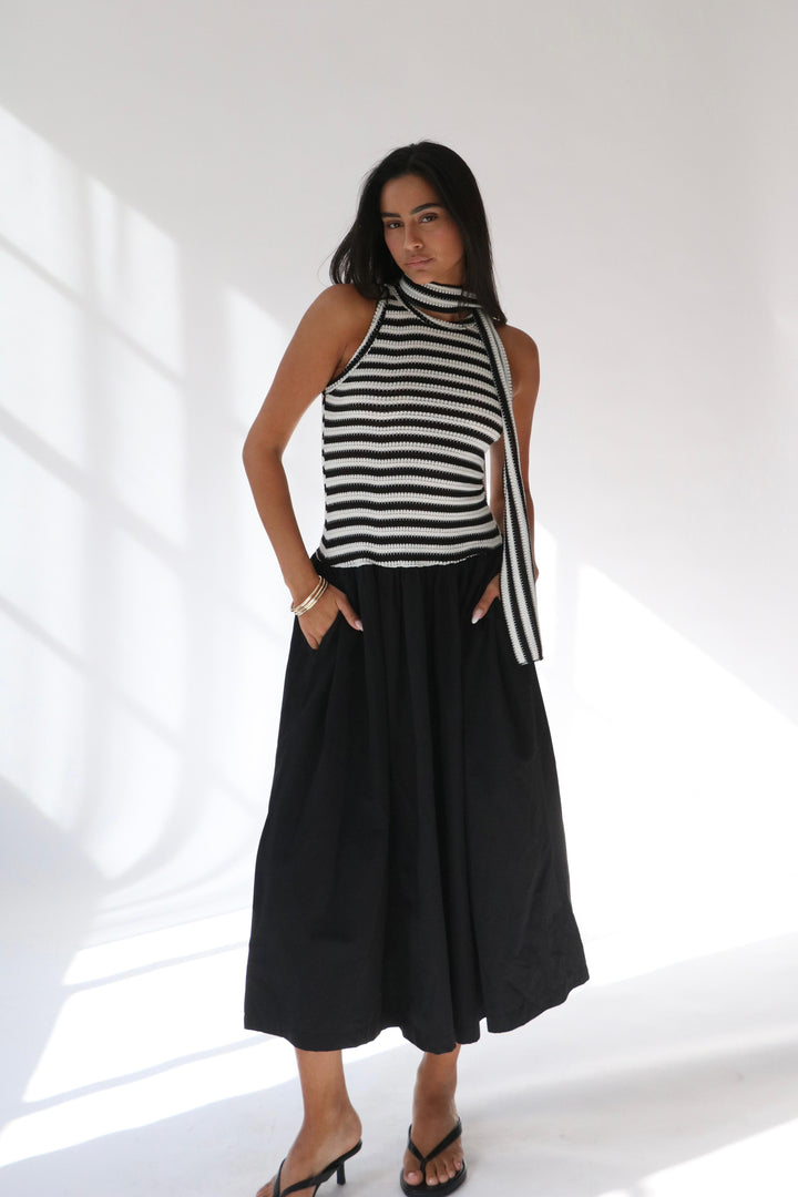 שמלת קריסטלי -פסים שחור