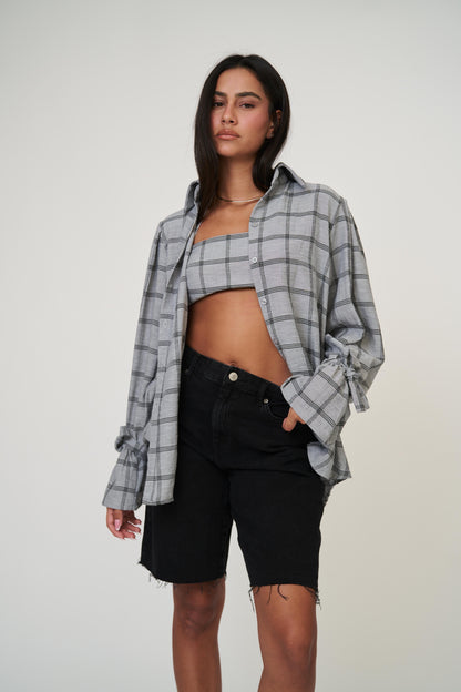 מכופתרת אניטה - בז