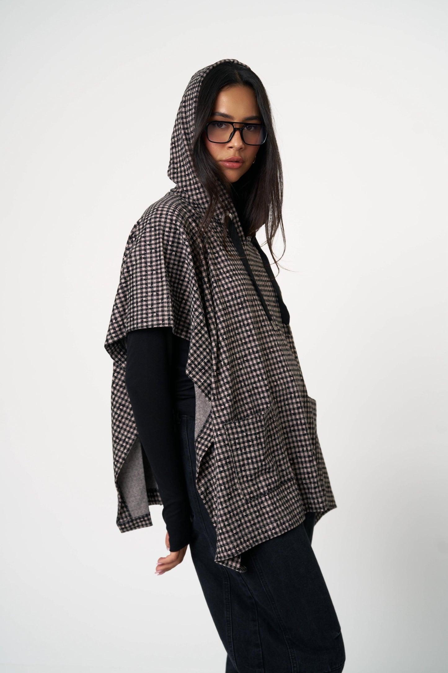 פונצו לאב -שחור