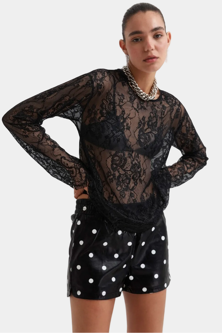 חולצת תחרה אייבי - שחור