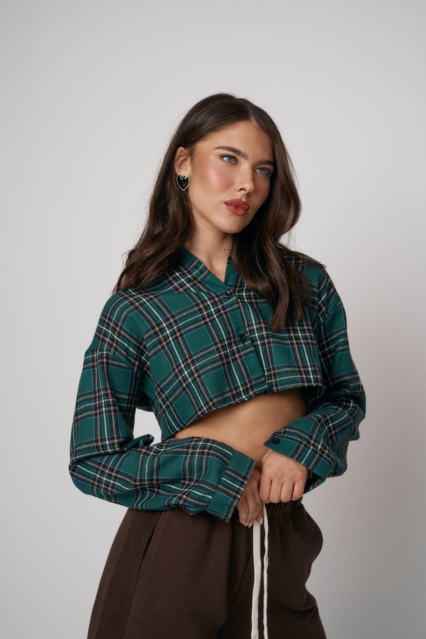 חולצת מוניק  - שחור