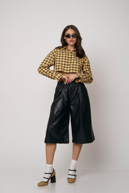 חולצת מוניק  - שחור