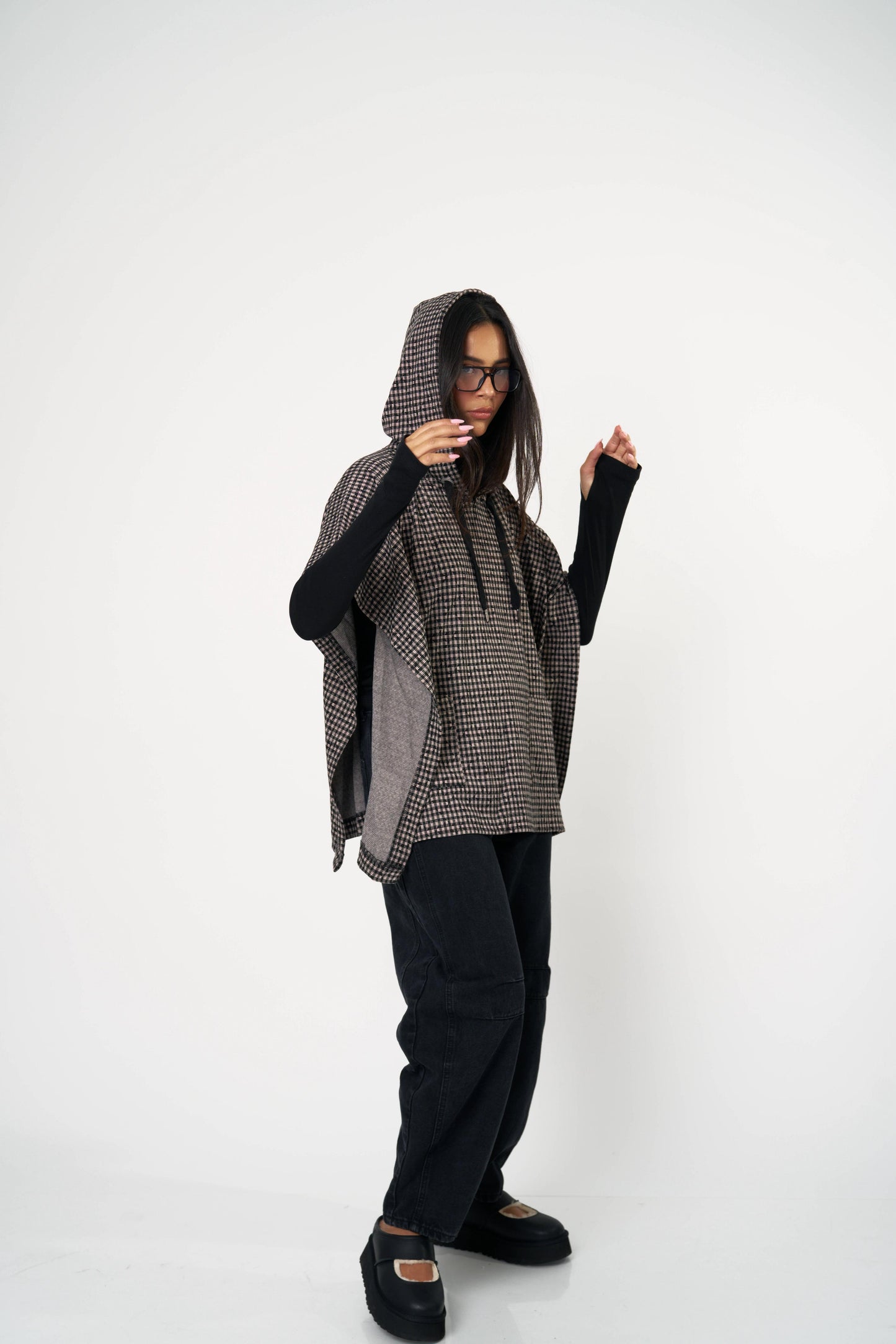 פונצו לאב -שחור