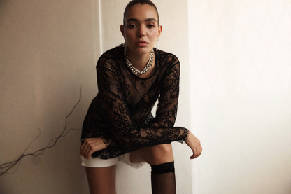 חולצת תחרה אייבי - שחור