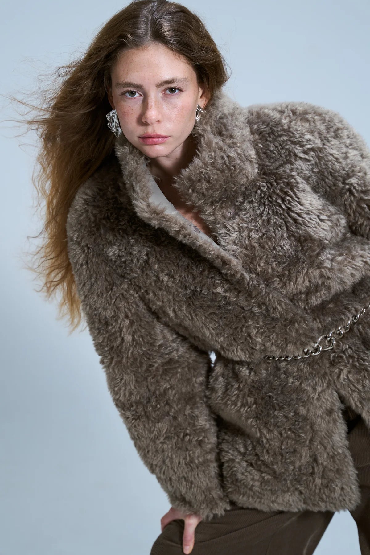 מעיל פרווה לביא שמנת