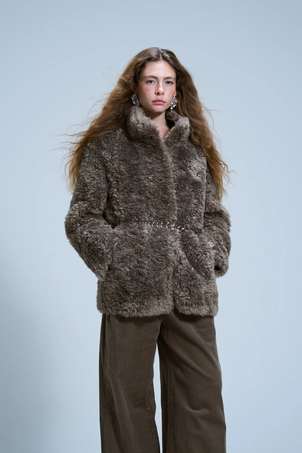 מעיל פרווה לביא שמנת