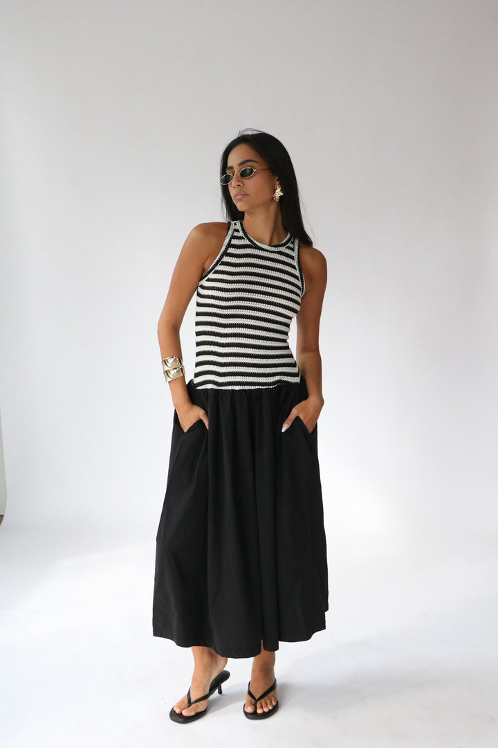 שמלת קריסטלי -פסים שחור