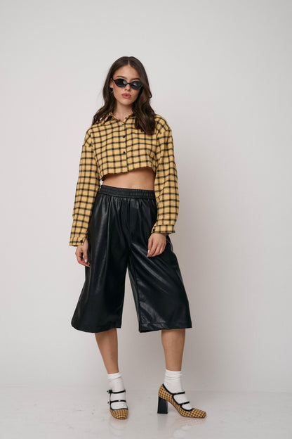 חולצת מוניק  - שחור