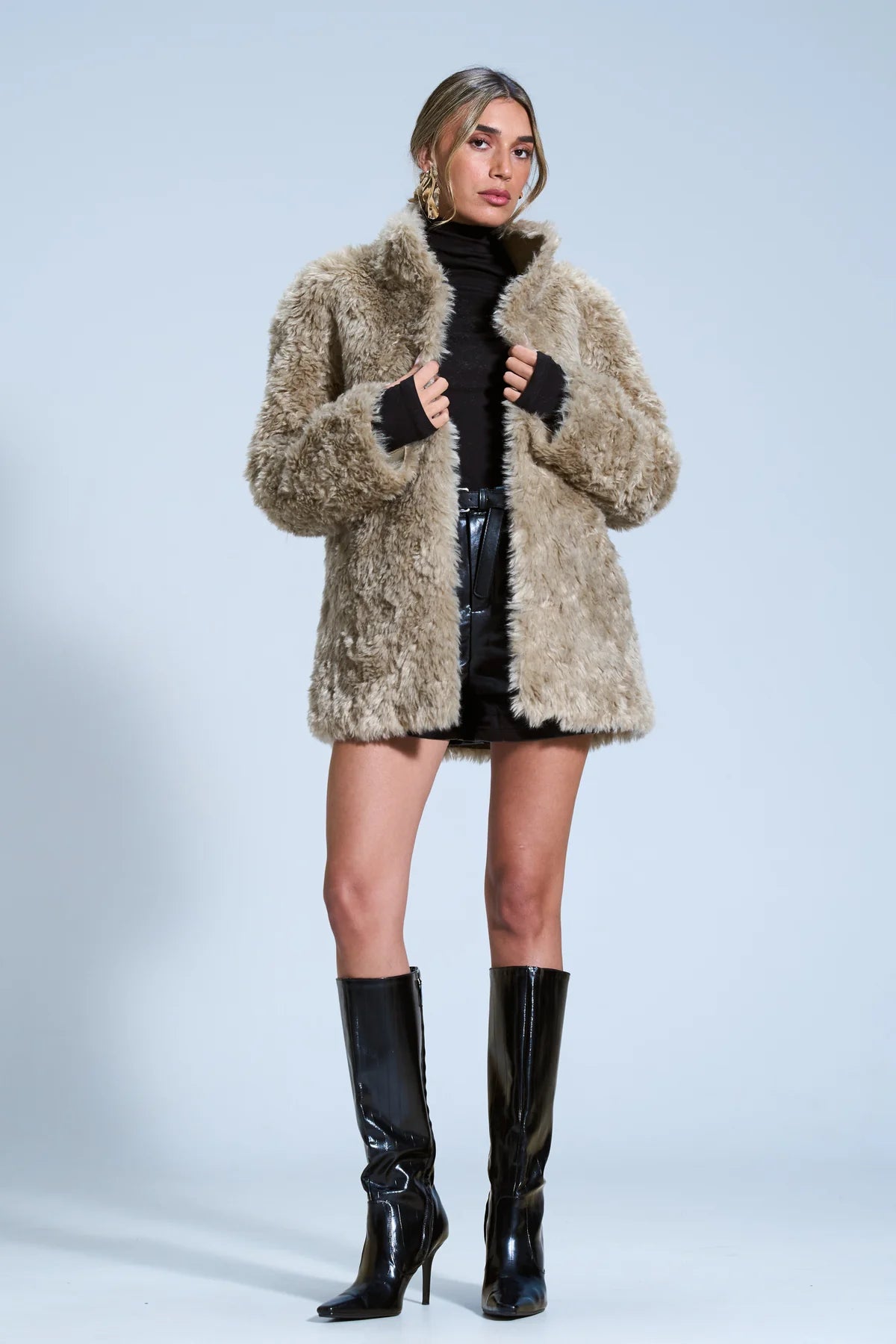 מעיל פרווה לביא שמנת