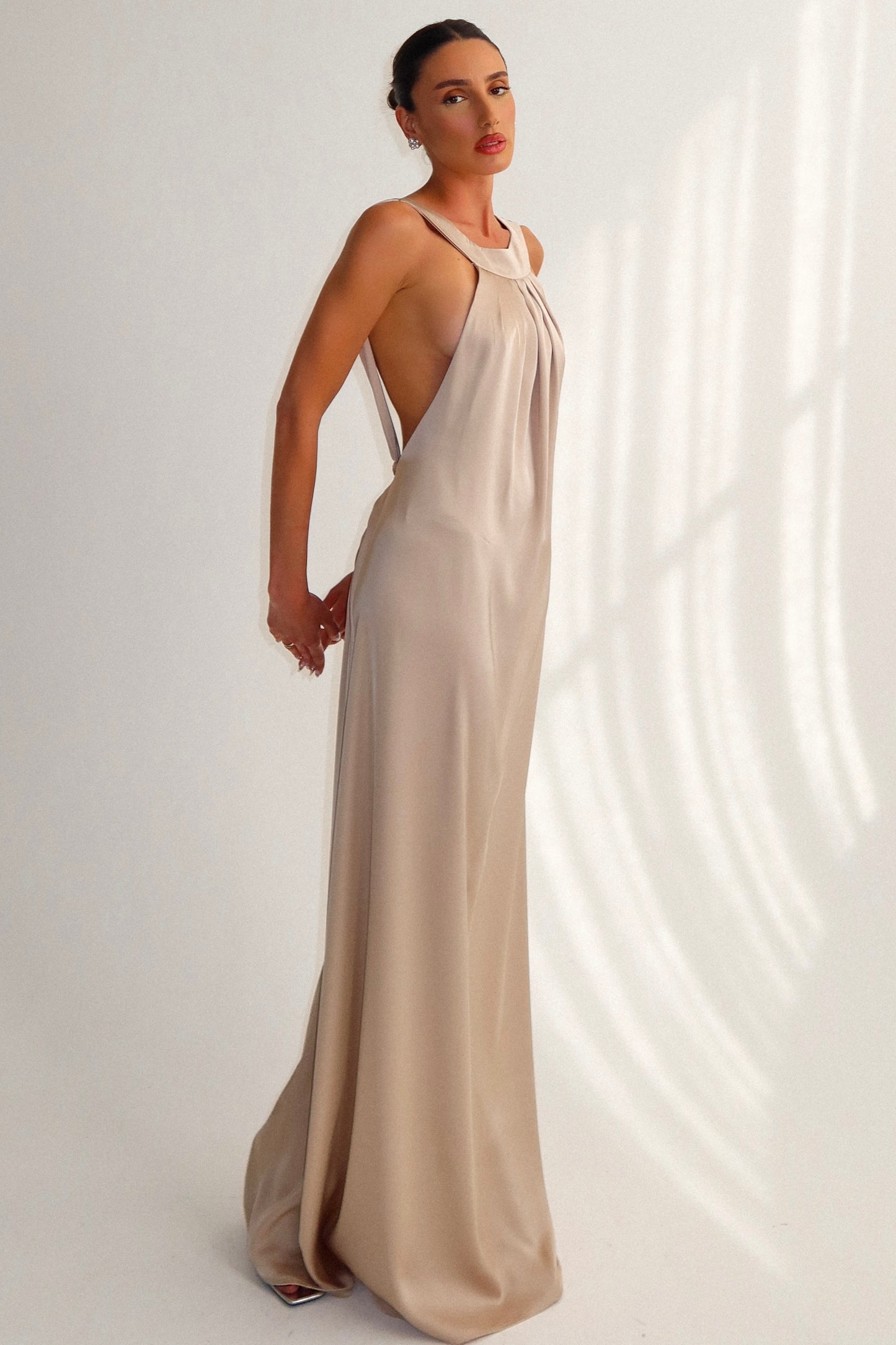 שמלת אריאנה-לבן