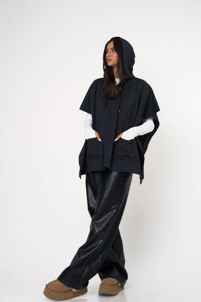 פונצו לאב -שחור