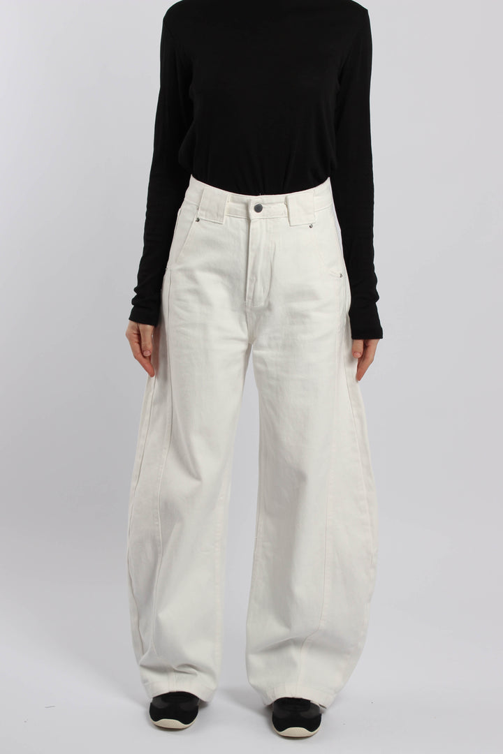 גינס מינורי לבן