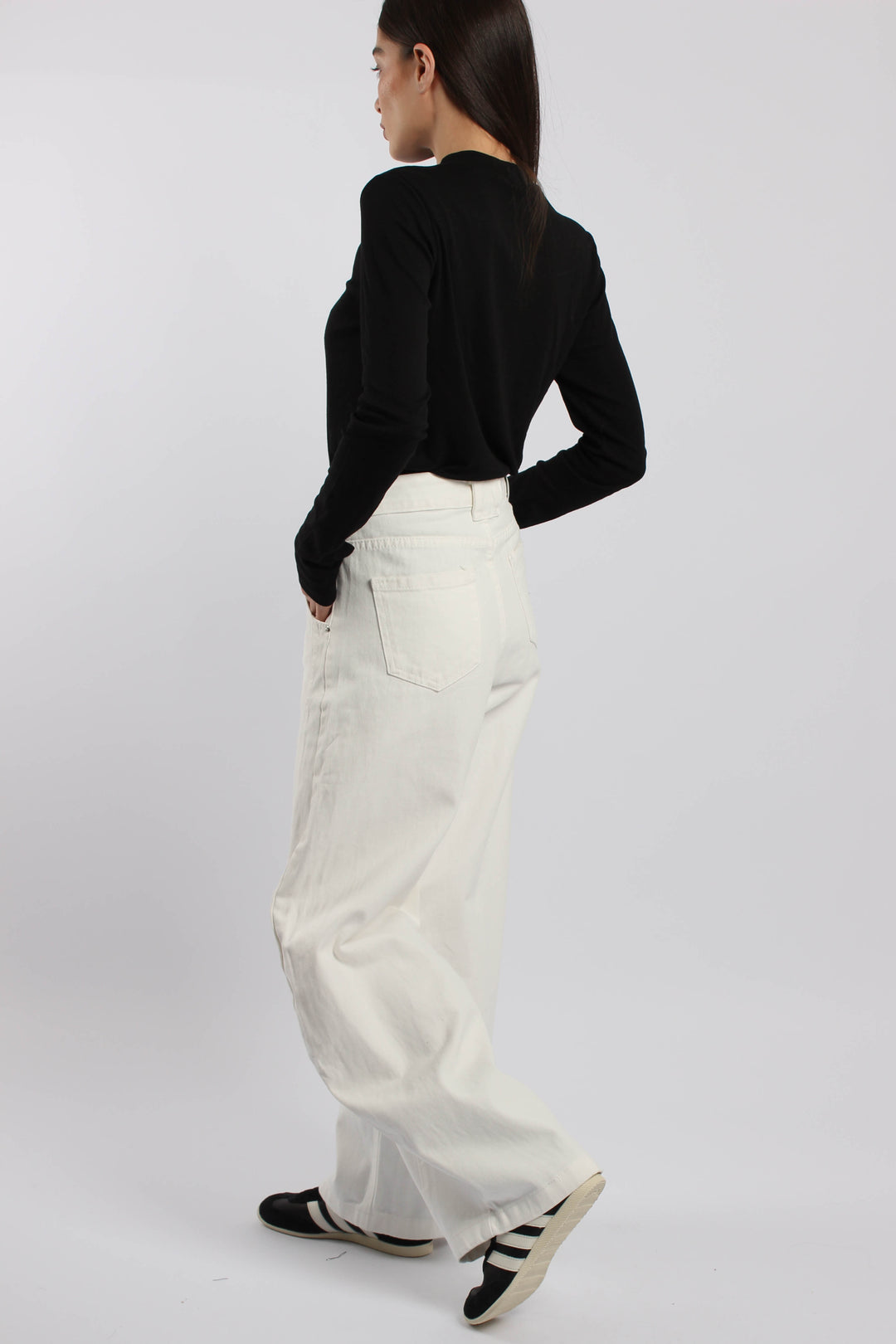 גינס מינורי לבן