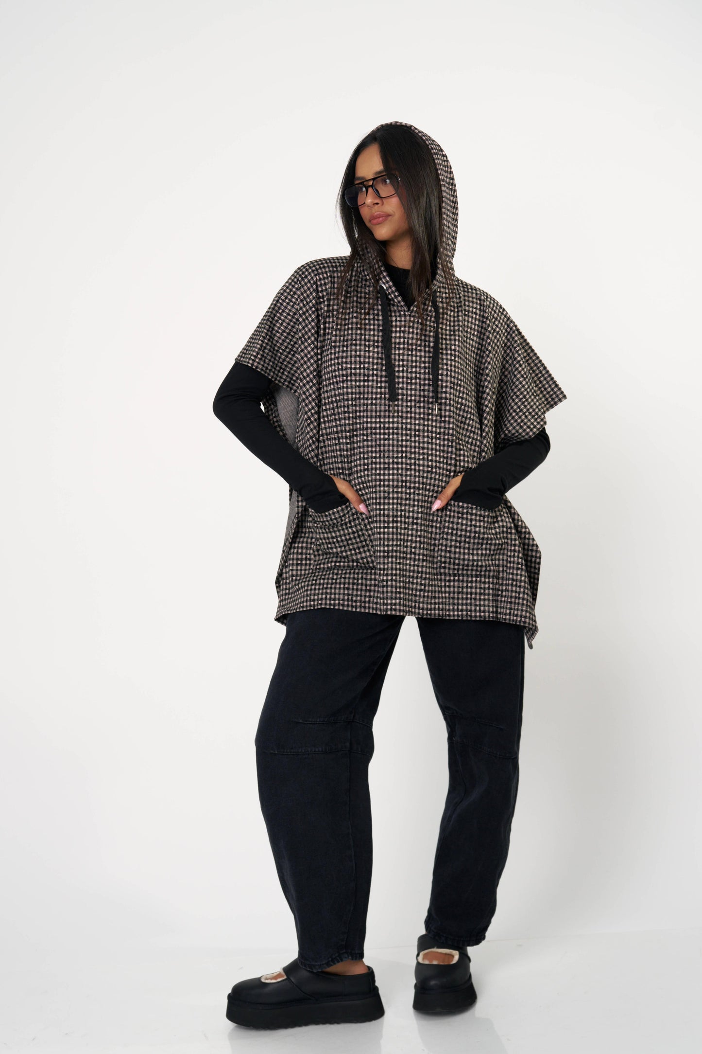 פונצו לאב -שחור