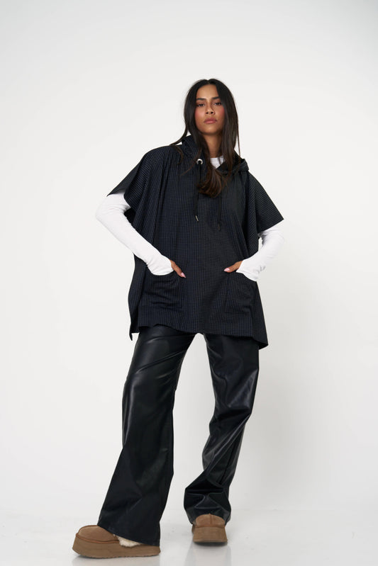 פונצו לאב -שחור