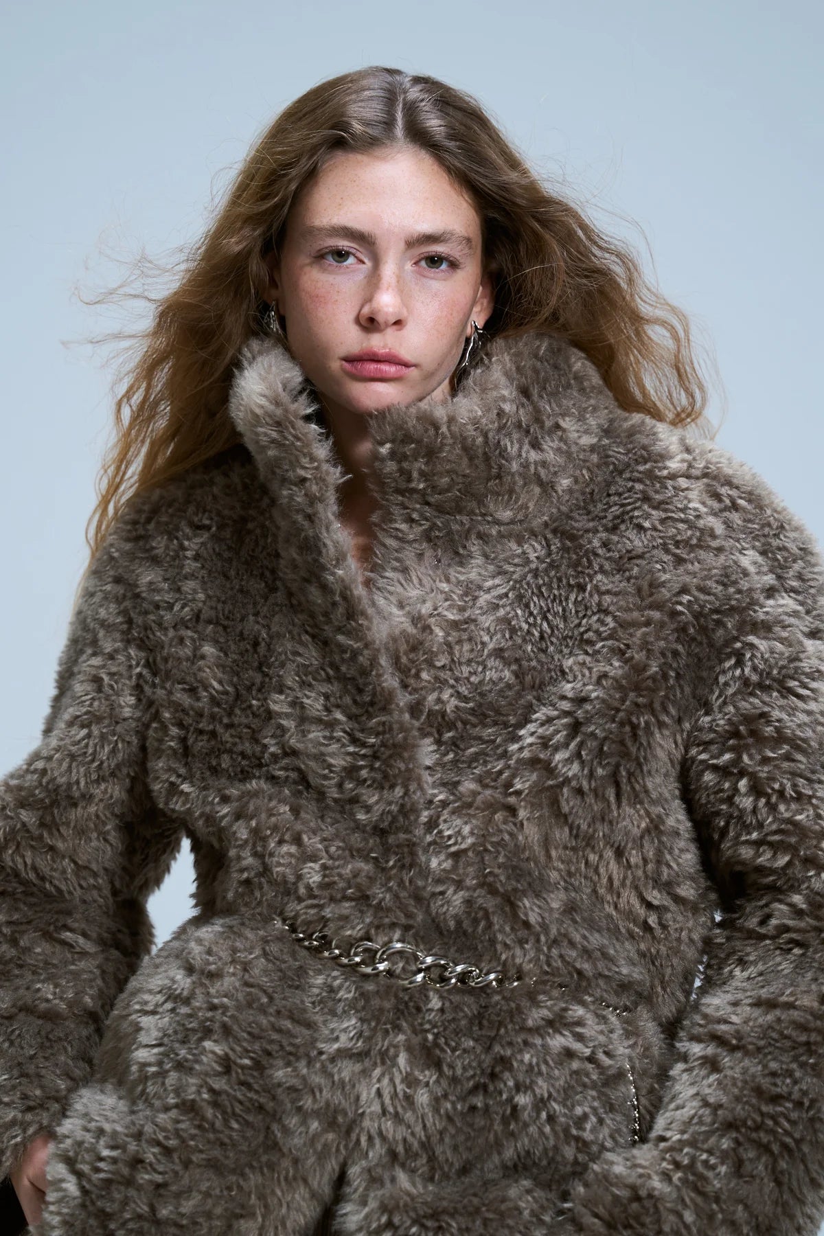 מעיל פרווה לביא שמנת