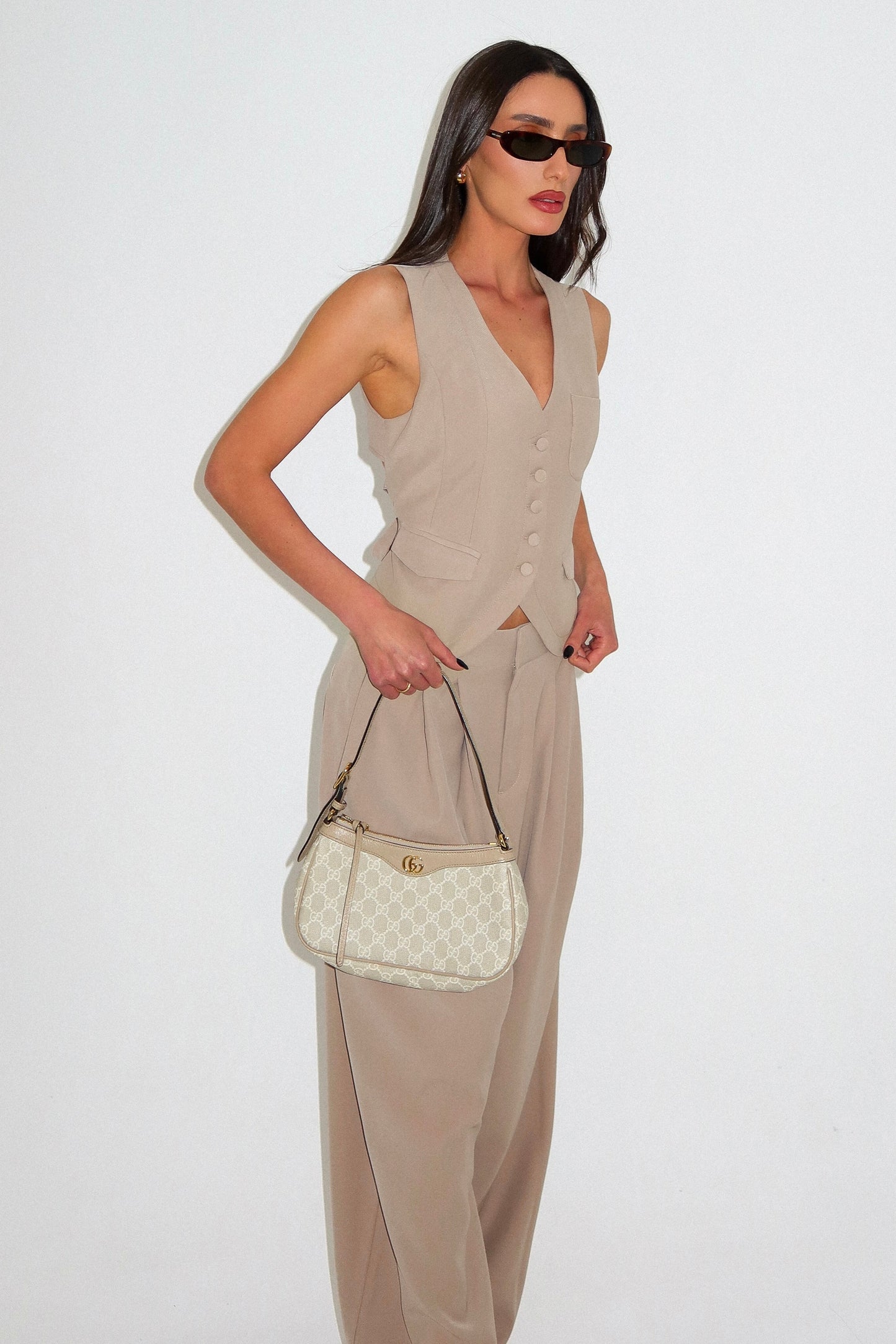 וסט בז שיילה - בז