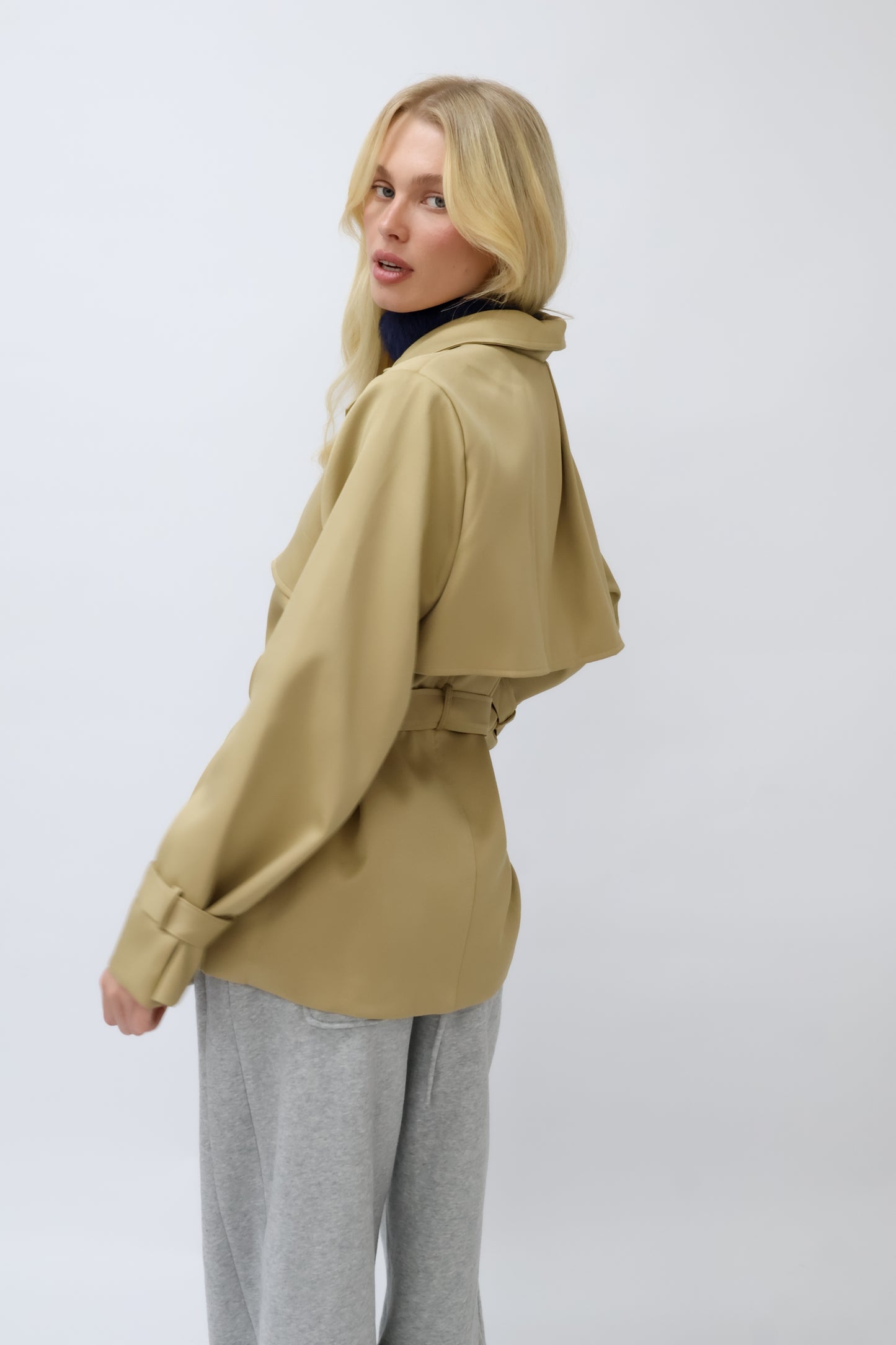 גקט טרנץ קצר - בז