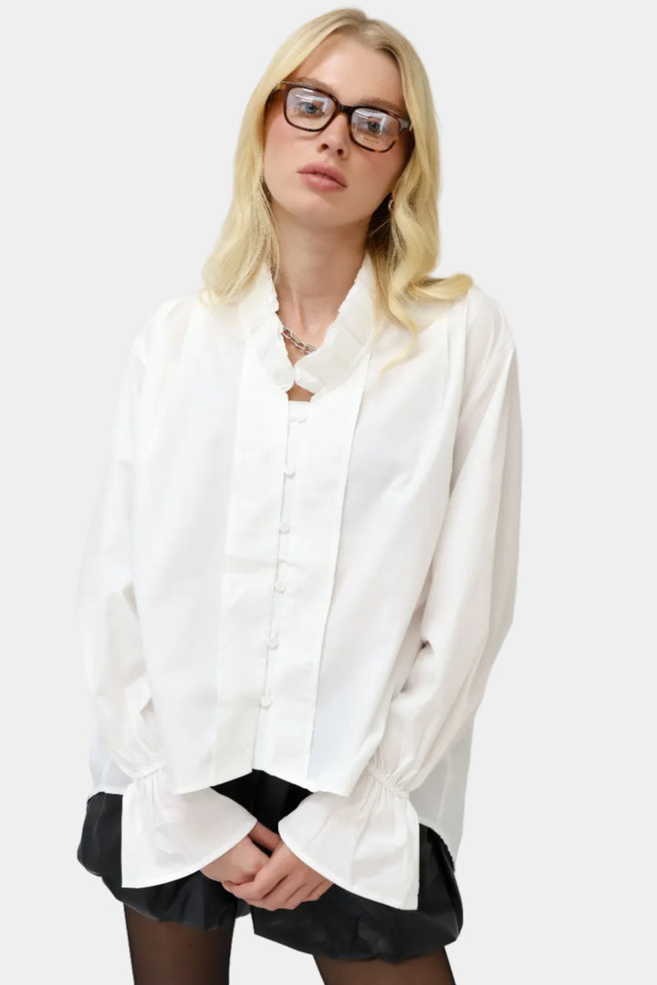 מכופתרת אמלי- לבנה