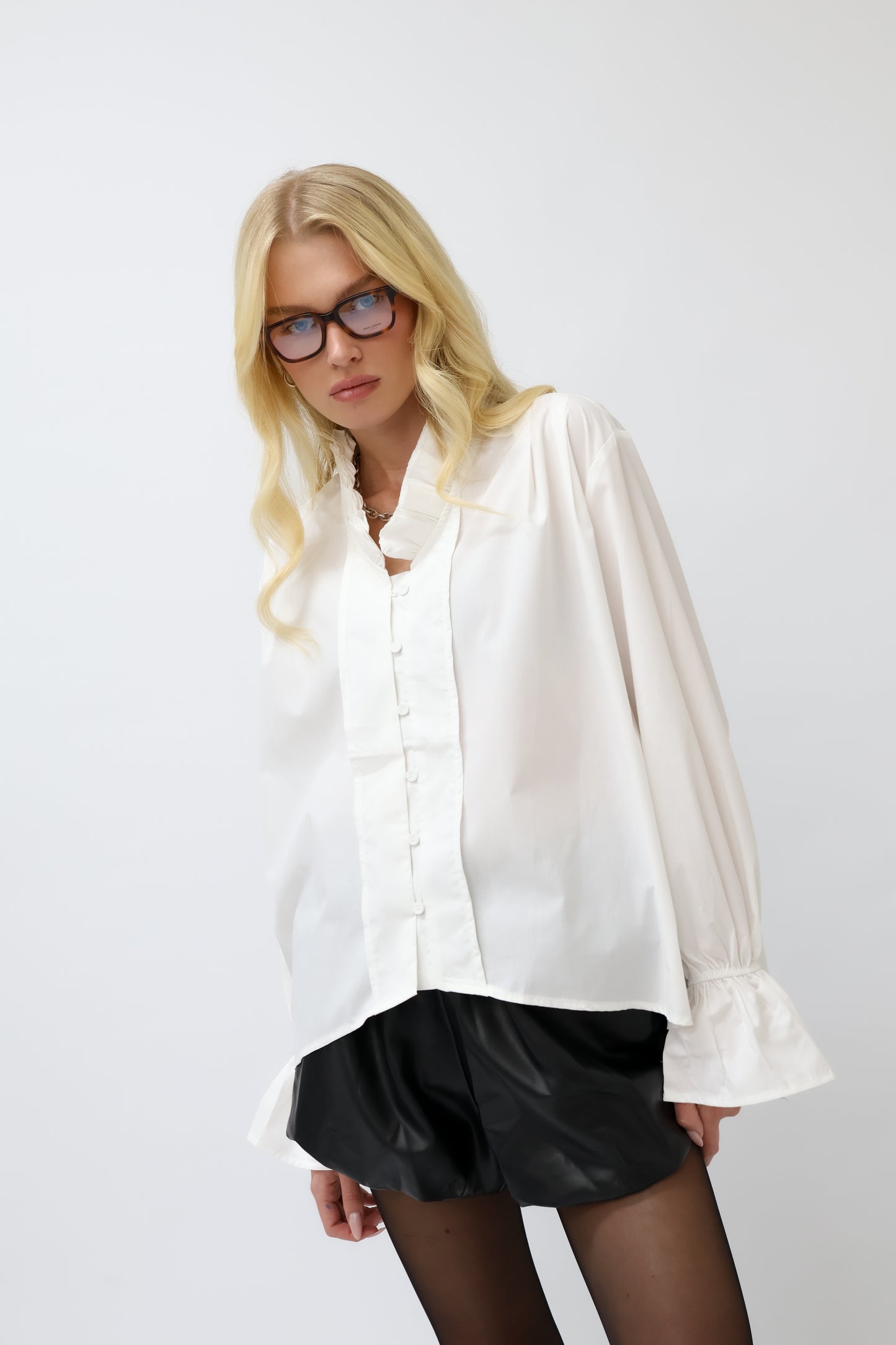 מכנסי דמוי עור שורטס - שחור