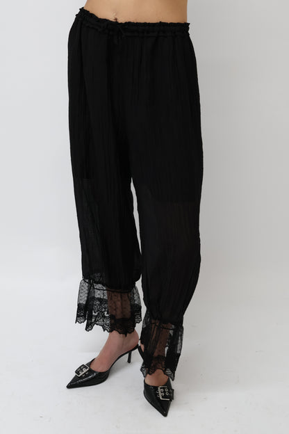 מכנסי בוהו שחורים תחרה