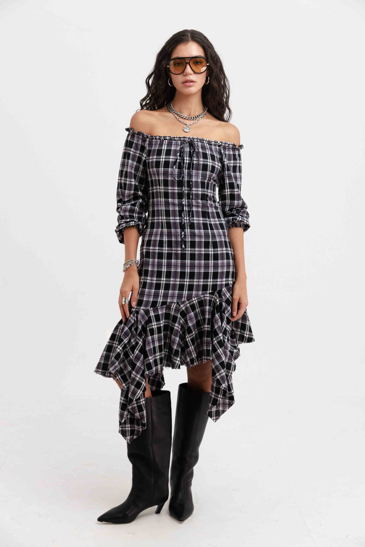 שמלת אדריאנה משבצות - שחור