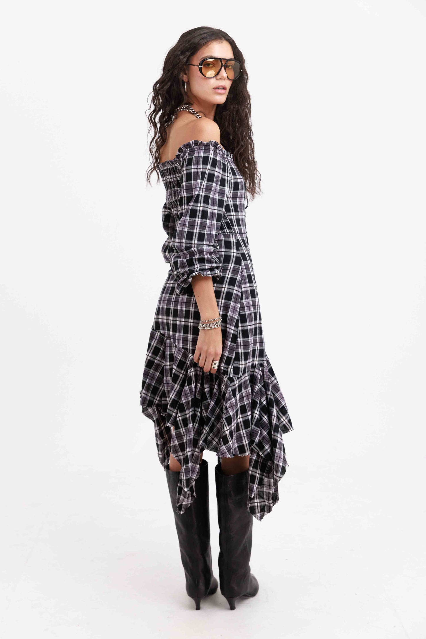 שמלת אדריאנה משבצות - שחור