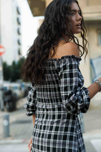 שמלת אדריאנה משבצות - שחור