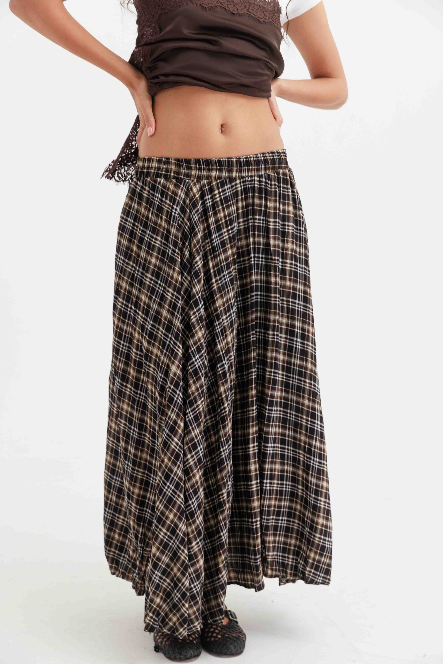 חצאית משבצות שיילי- חום שחור