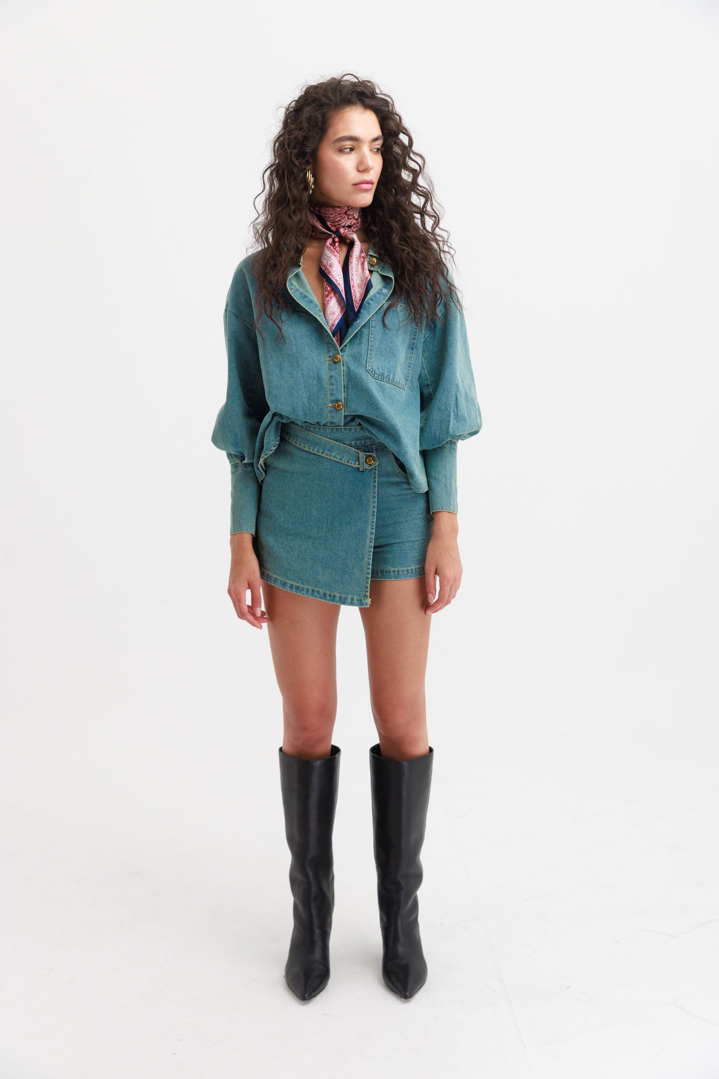 חליפת גינס חצאית