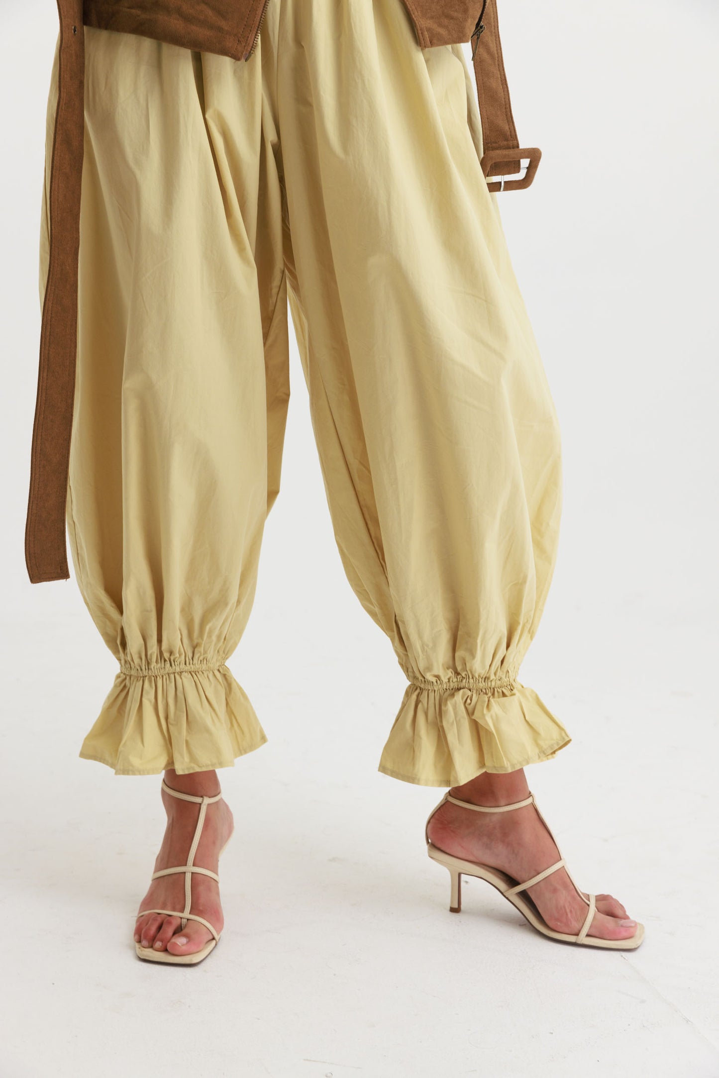 הזמנה מראש - מכנסי מודי - בז