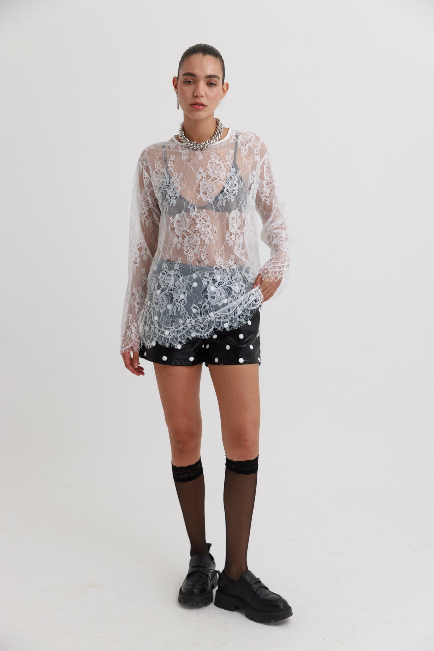 הזמנה מראש - חולצת תחרה אייבי - לבן