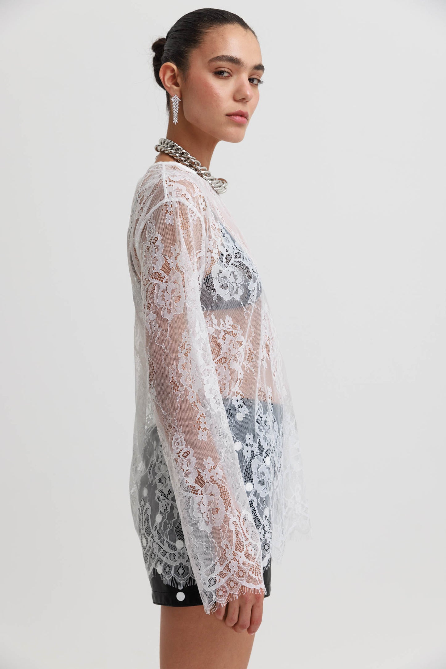 הזמנה מראש - חולצת תחרה אייבי - לבן