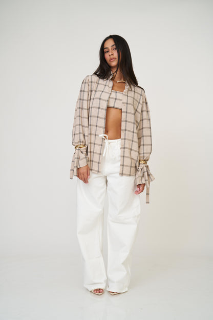 מכופתרת אניטה - בז