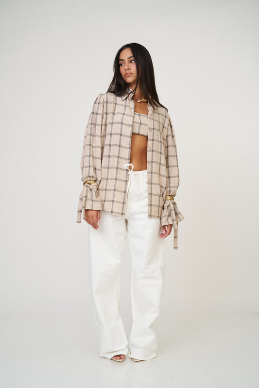 מכופתרת אניטה - בז