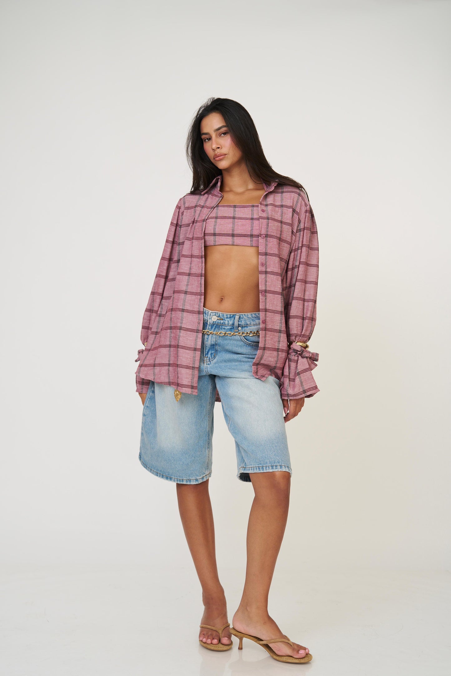 מכופתרת אניטה - בז