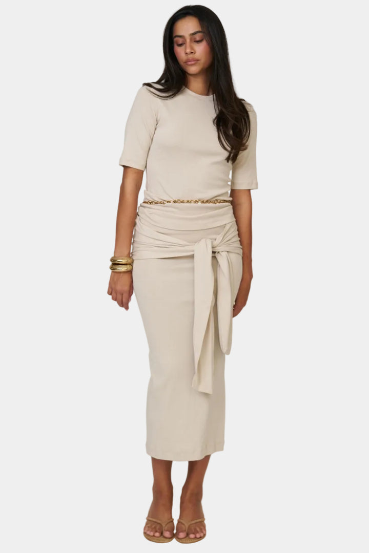 חליפת קטי - בז