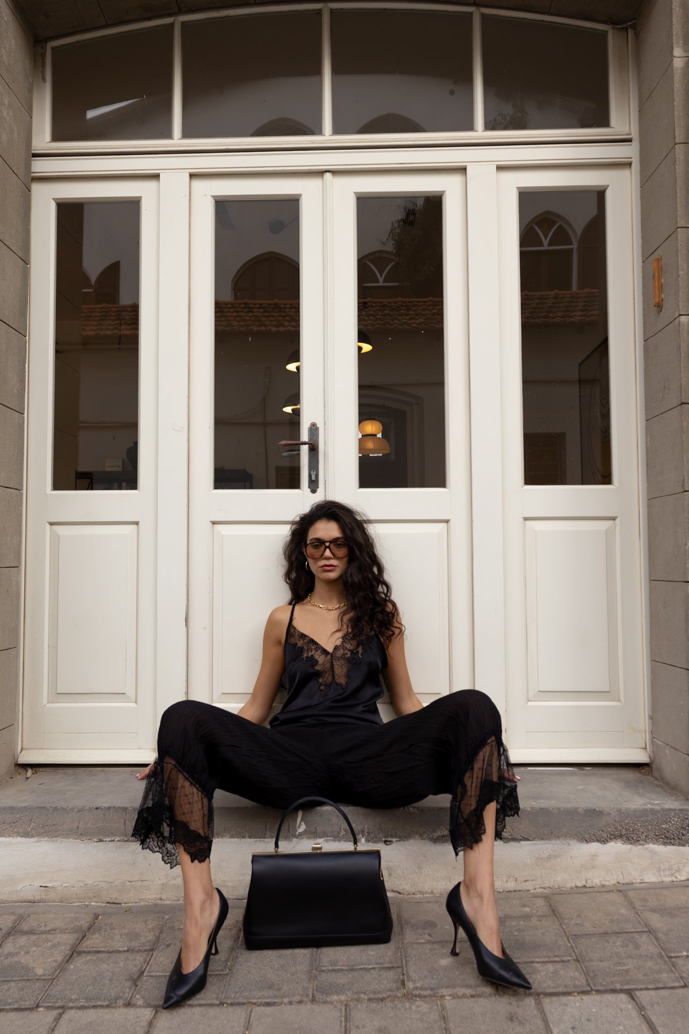 מכנסי בוהו שחורים תחרה