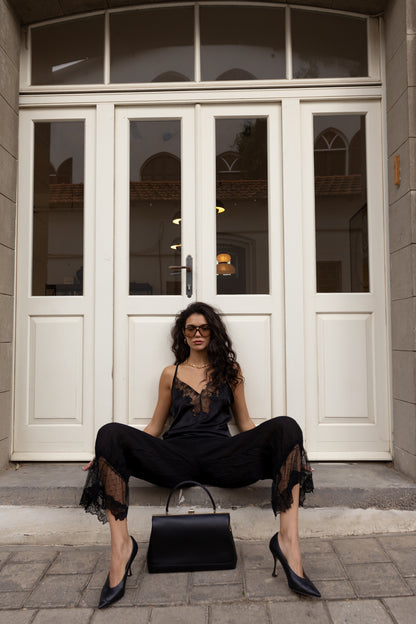 מכנסי בוהו שחורים תחרה