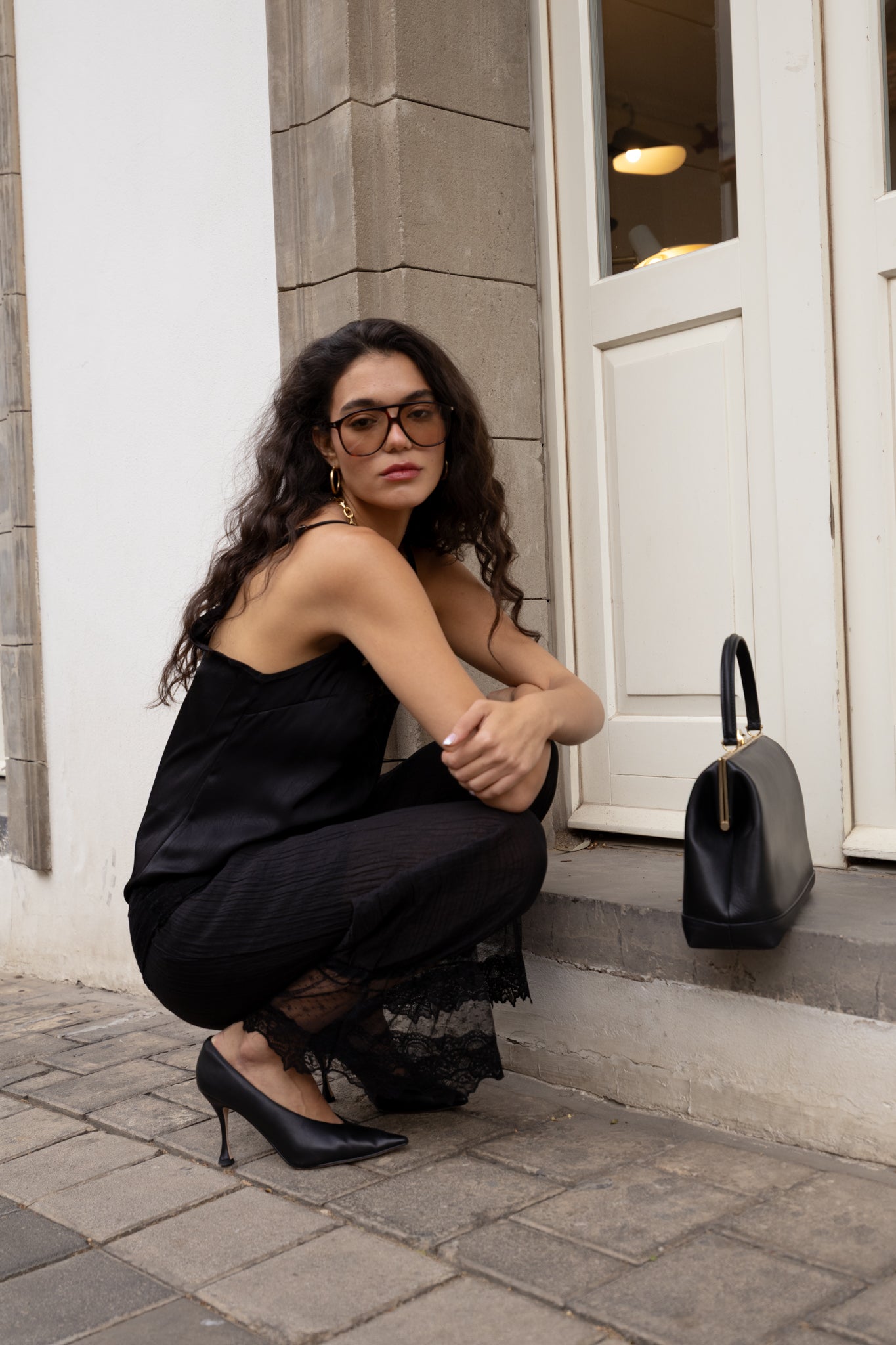 מכנסי בוהו שחורים תחרה