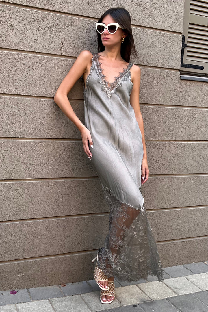 שמלת לנזי בהירה