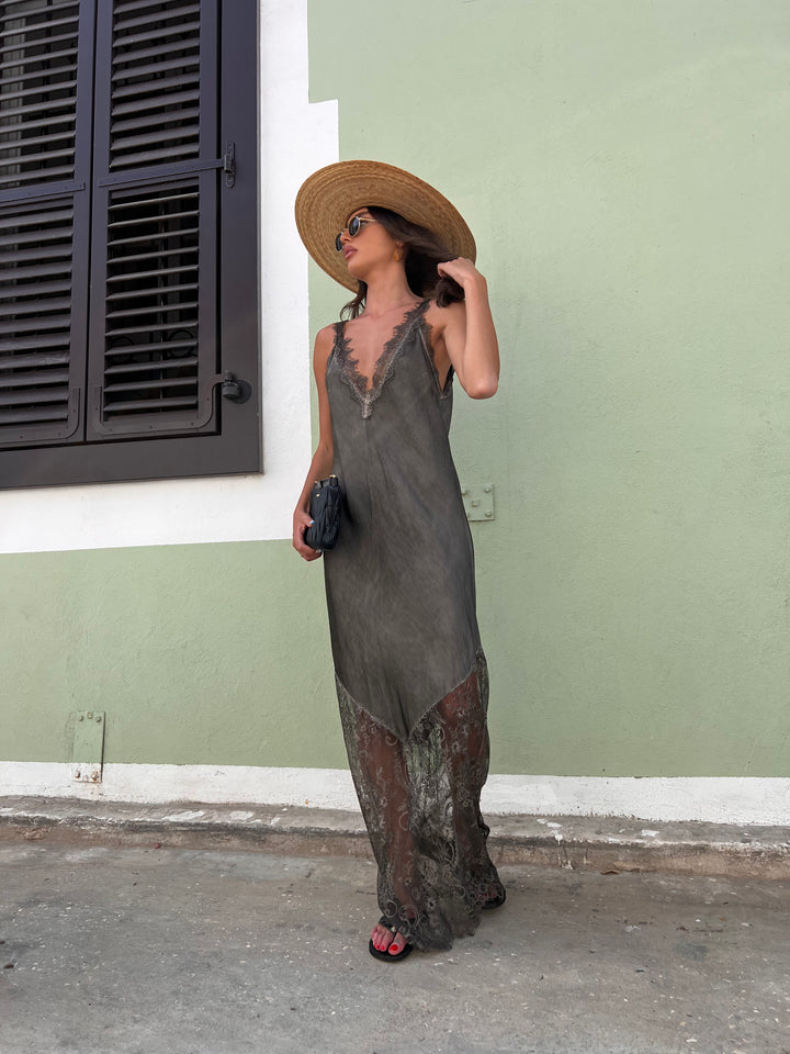 שמלת לנזי בהירה